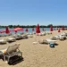 Bironi spas od vrućina: Mitrovačka plaža puna kupača, spasioci i lekari uputili važne savete